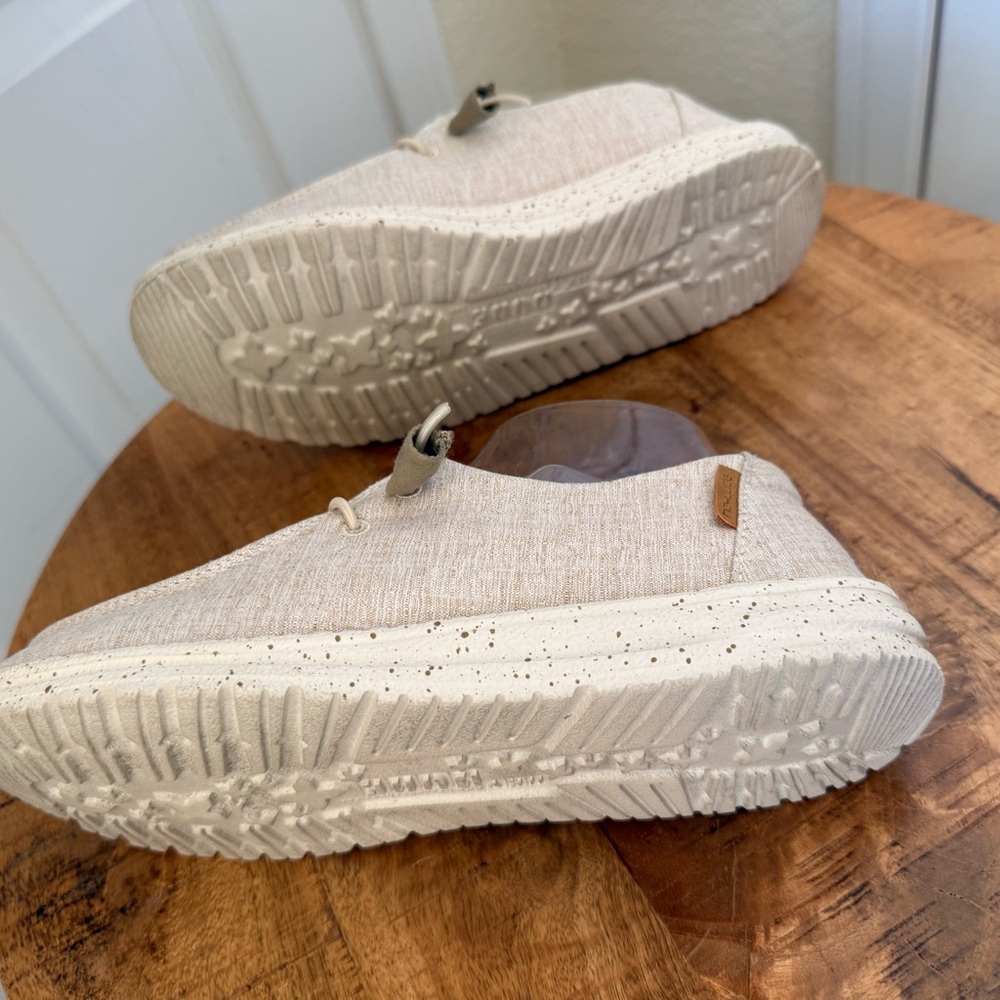 Hey Dude Women’s Cream Moccasins - Picture 3 of 5